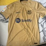 Nike Men's Tan and Yellow T-shirt - Image 6